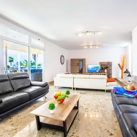 Sleeps 12 Pool Air Con Wifi * Puerto Calero