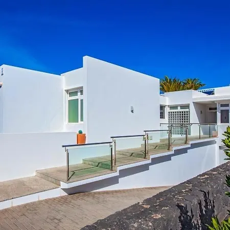Sleeps 12 Pool Air Con Wifi Villa Puerto Calero