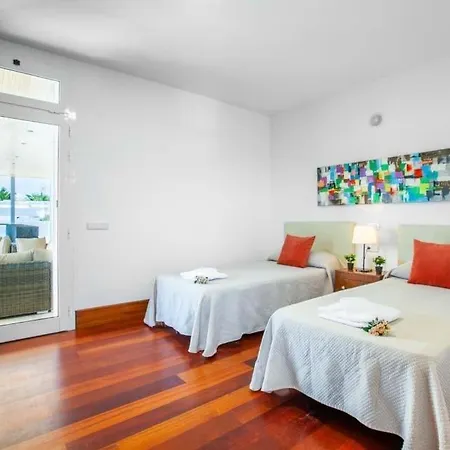 Sleeps 12 Pool Air Con Wifi Villa *